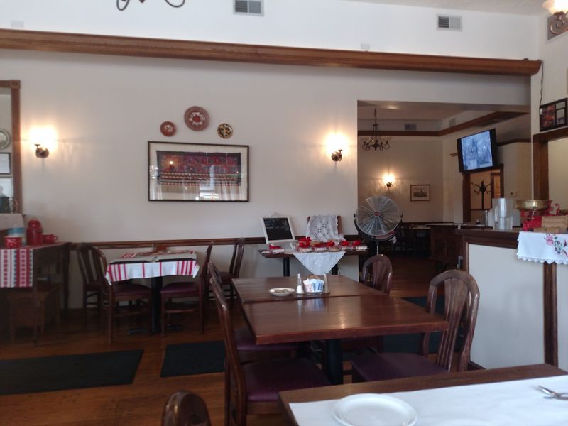 Warm, Family-Style Service