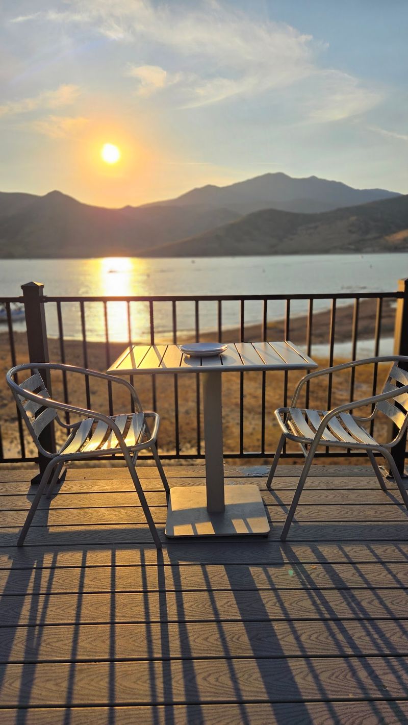 Seafood With A View Worth Pausing For