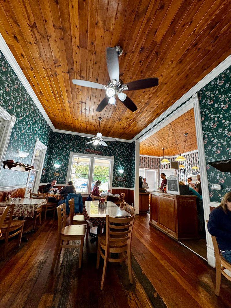 Seventeen Years Of Hometown Cooking
