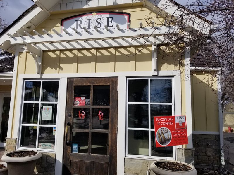 Cafe, Market, And Bakery Under One Roof