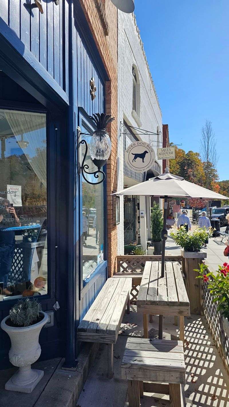 Travelers Find A Familiar Stop In This Blue Ridge Community