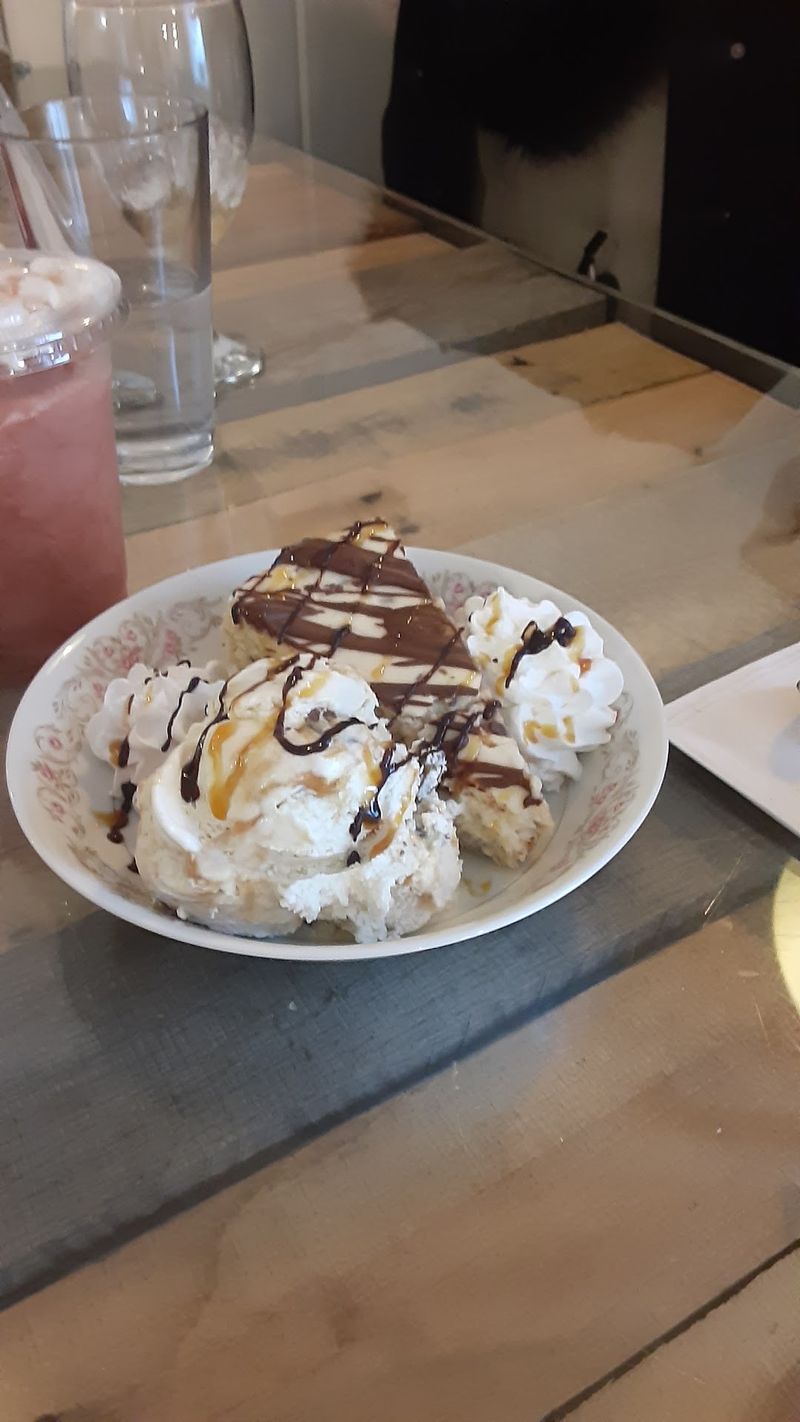 The Cinnamon Rolls Everyone Talks About