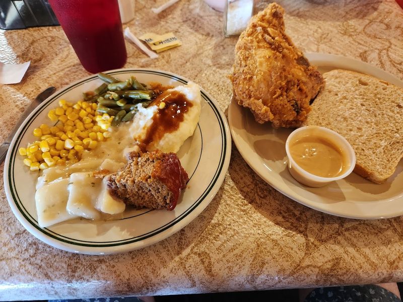 Lunch And Dinner Offer Different Ways To Build A Plate