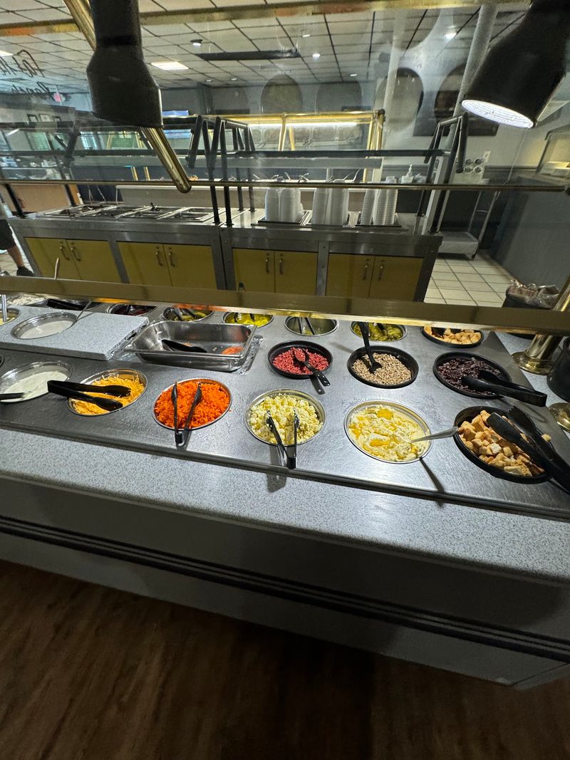 The Country-Style Buffet Gives Every Plate Another Direction
