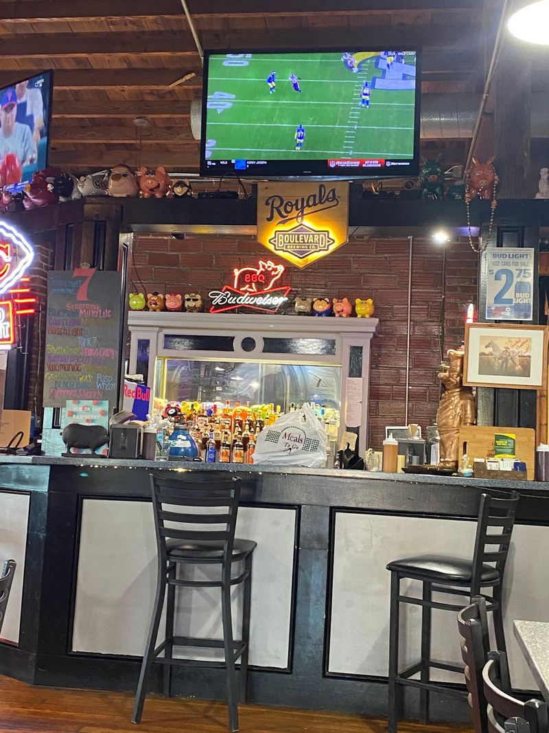 A Roadhouse Atmosphere Built On Pigs And Wall Art