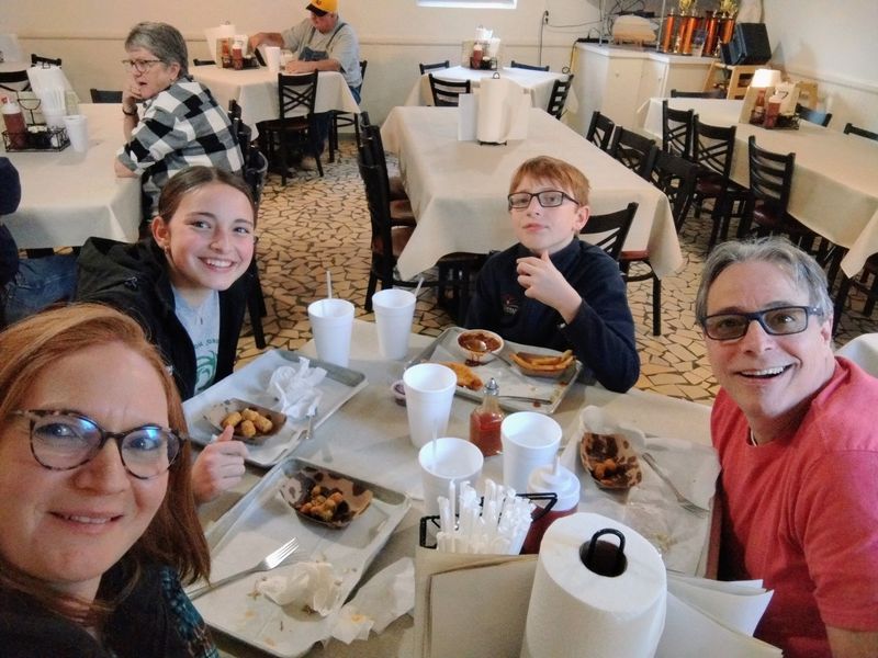 Down-Home Service and an Easygoing Crowd