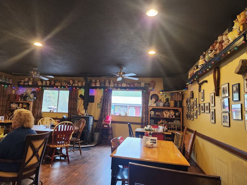 Dusty Boots Cafe
