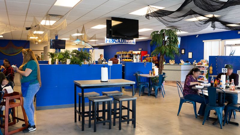 Group-Friendly Tables Make The Room Feel Social