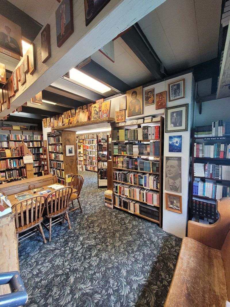 Eighth Day Books, Wichita
