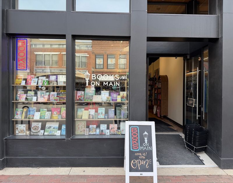 Books On Main, Cedar Falls