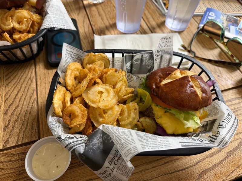 Burgers And Sandwiches Take Over After Noon