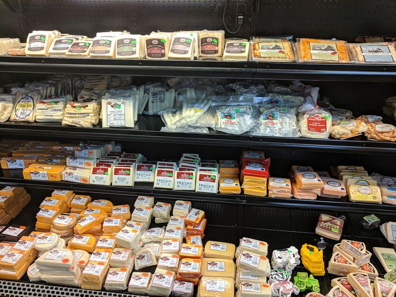 Wisconsin Cheese Brings Plenty Of Dairy Choices To The Cooler