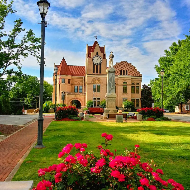 Washington Gives You Plenty Of History To Explore On Foot