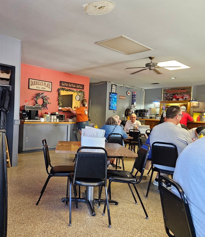 Darrell's Place, Hamlin