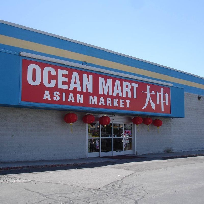 Ocean Mart, Sandy