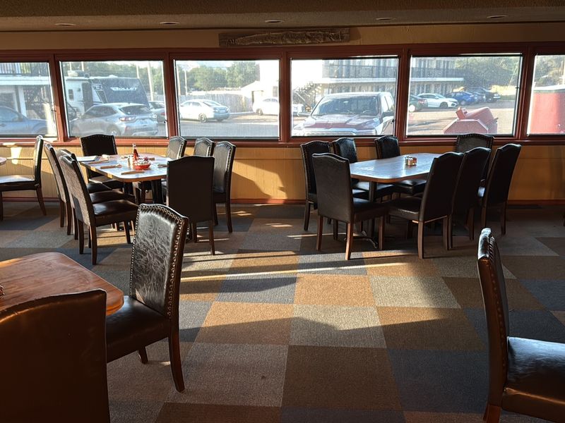 Western Details Fill The Dining Room