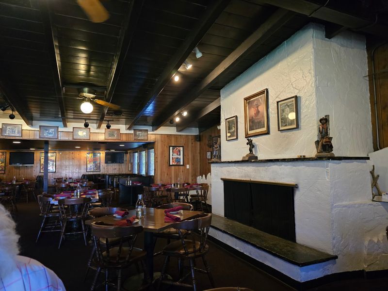 Western Details Give The Dining Room Its Character
