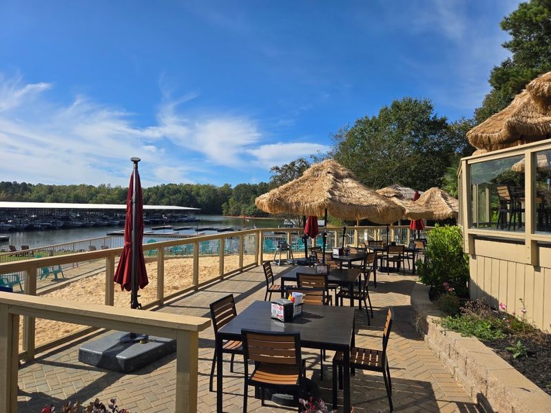 Fish Tales Lakeside Grille