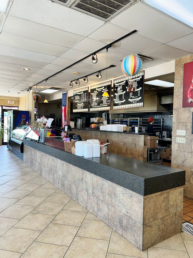 Cinnamon's Deli