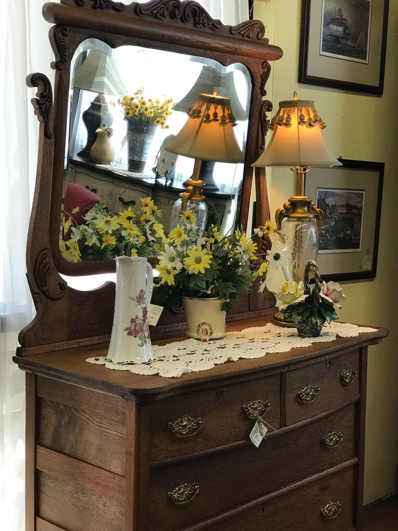 Two King George Awards Put The Mall On The Local Map
