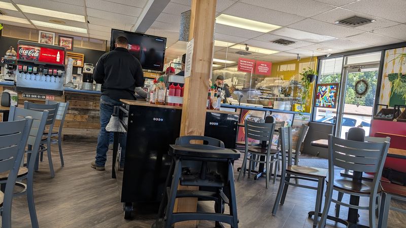 Do-B's, Emporia