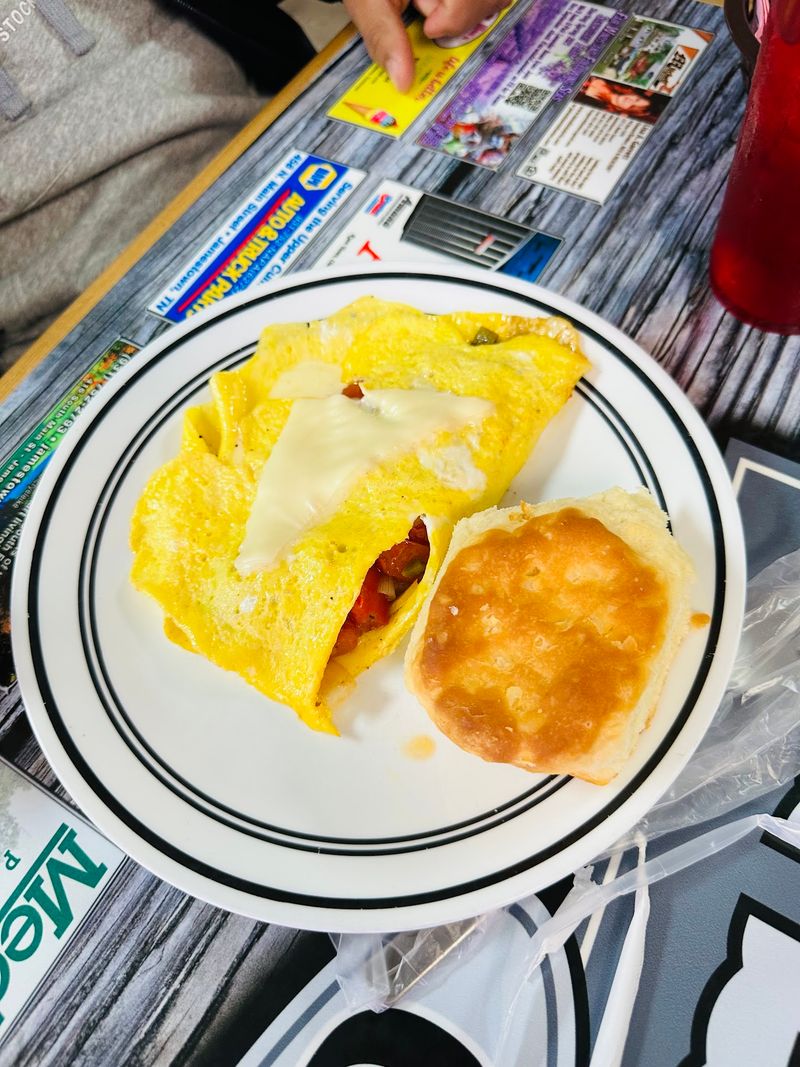 Omelets And Hash Browns Keep The Classics Moving