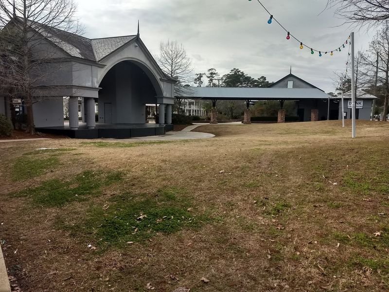 Mandeville Trailhead Community Market