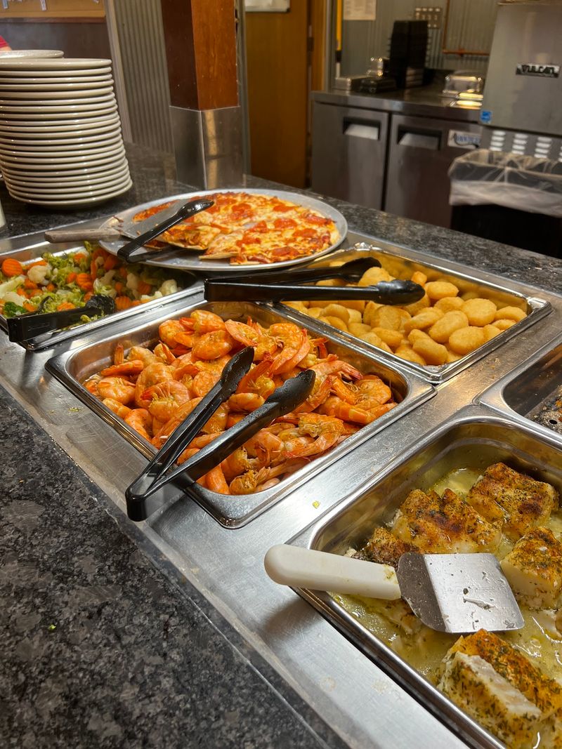 Wednesday Dinner Adds Wings, Pizza And Mac And Cheese