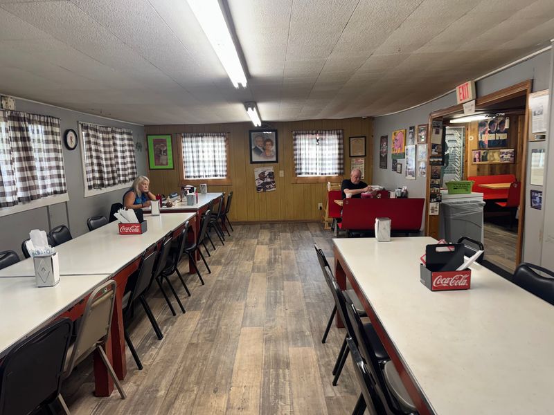 Zeb’s Bar-B-Q