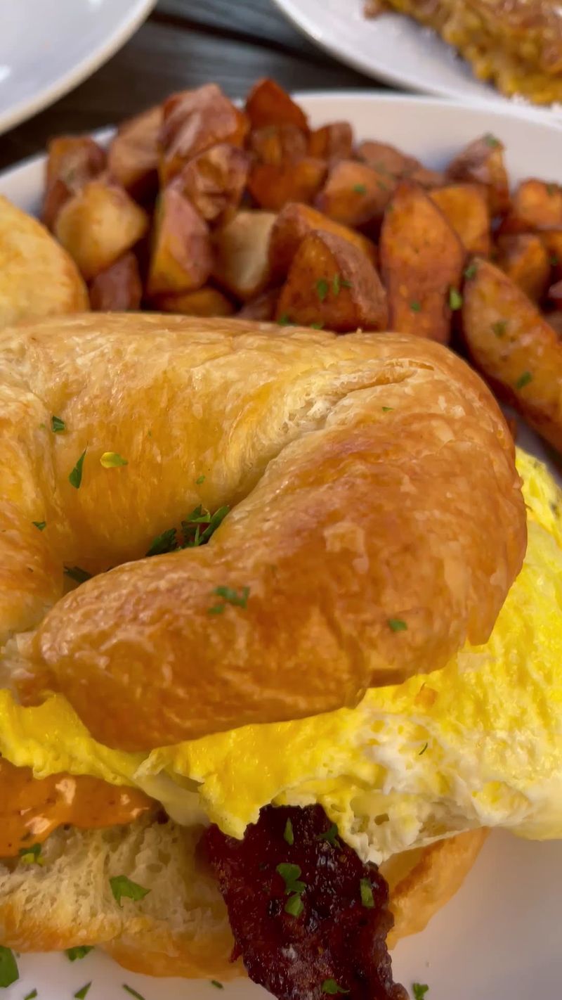 Sunny Point Café