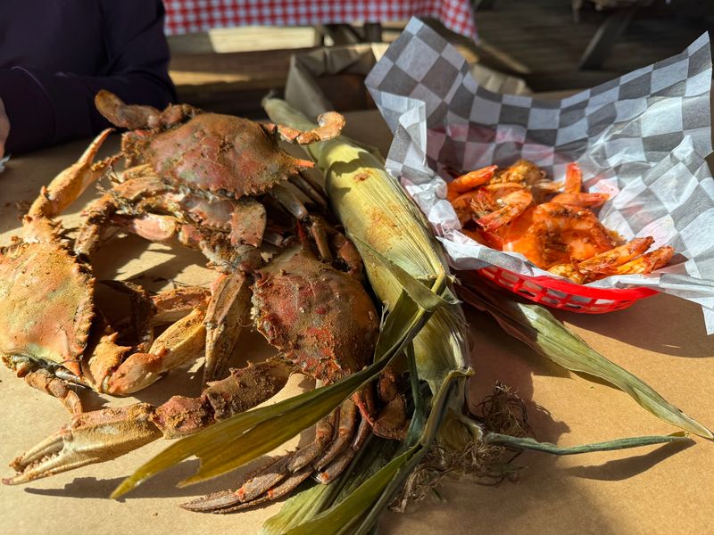 Five Size Categories Give The Steamed-Crab Menu Clear Benchmarks
