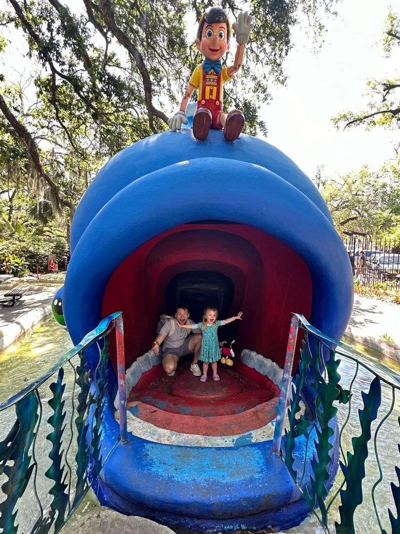 Make Time For The Signature Climbable Scenes