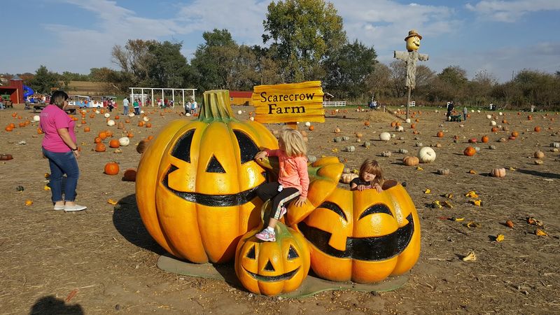 Scarecrow Farm, Lawton