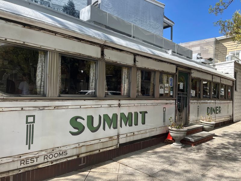 Summit Diner 