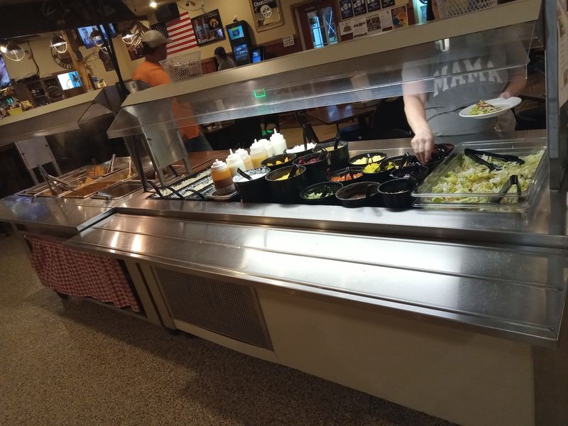 The Salad Bar Everyone Underestimates