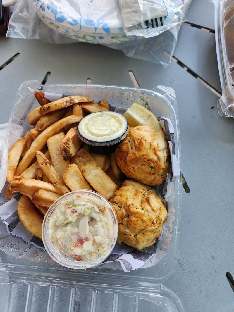 Jumbo Lump Crab Cakes Offer A Shell-Free Way To Keep The Meal Crab-Focused