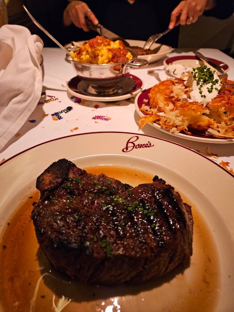 Steakhouse Cuts Make The Table Go Quiet On Contact