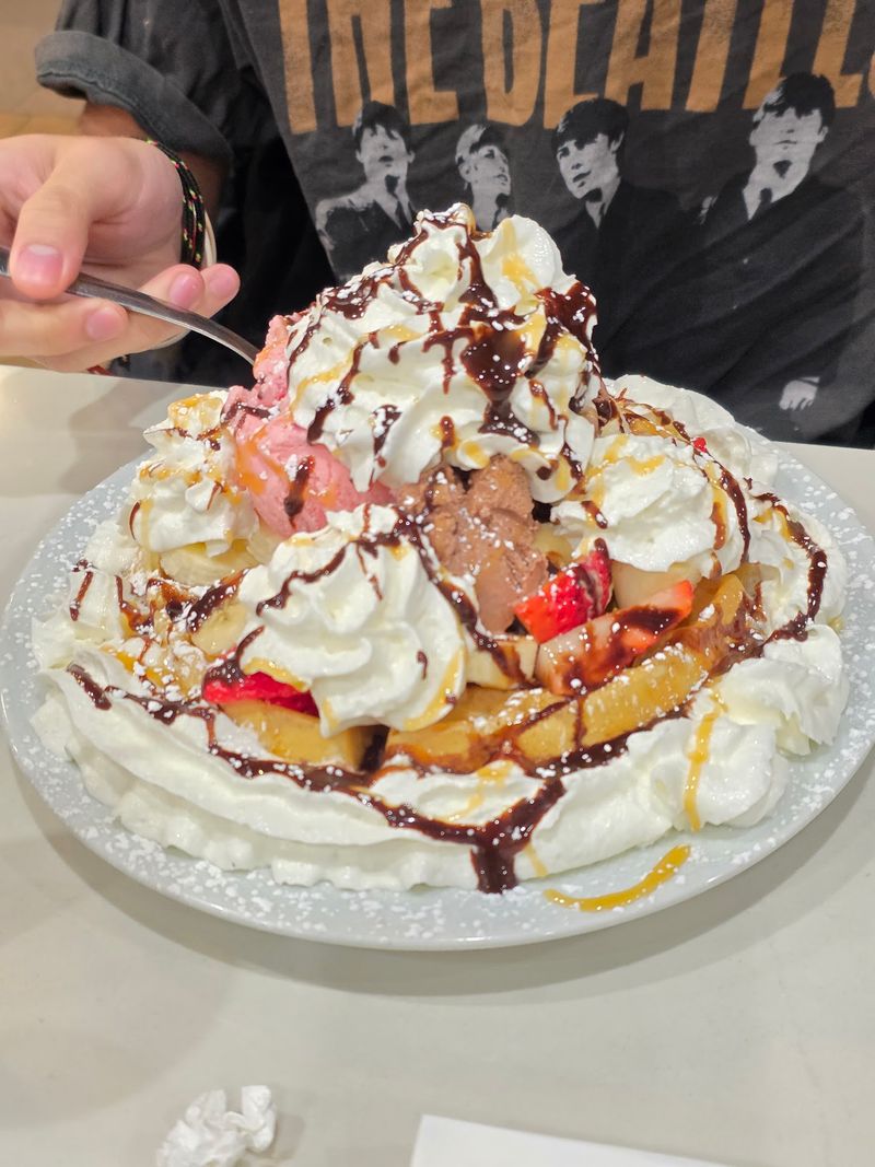 Cakes, Pies, And Sundaes Ignore Bedtime