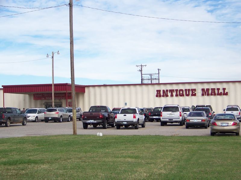 Paramount Antique Mall, Wichita, KS