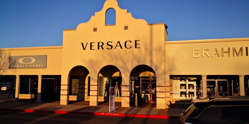 Valentino, Versace, And Dolce And Gabbana Keep The Designer Run Going