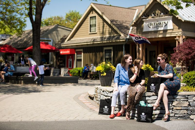 A Cheerful, Clean, and Walkable Atmosphere