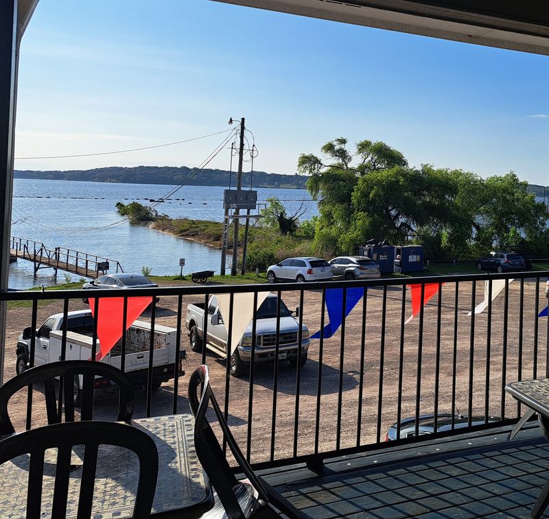 Pelican's Landing Waterfront Restaurant