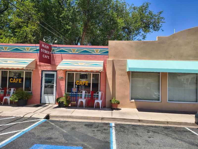 Main Street Cafe, Hurricane