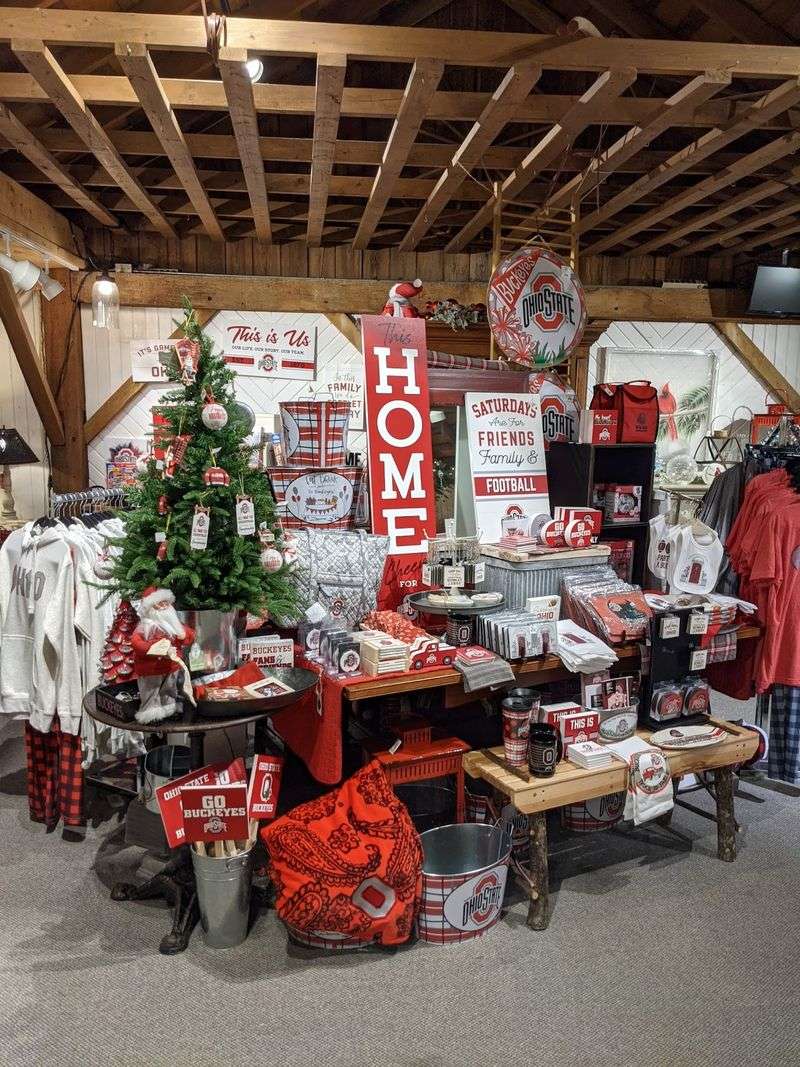 Seasonal Displays Keep Every Visit Looking Different
