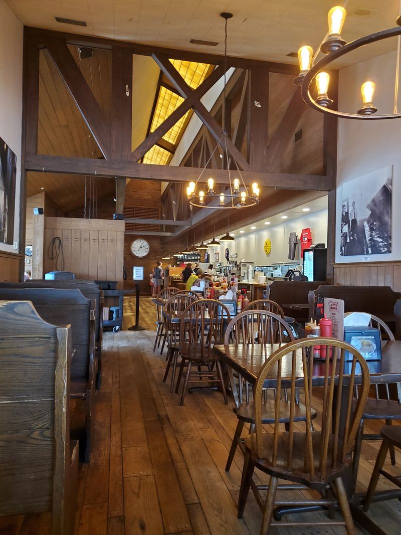 A Homey, Country-Style Setting