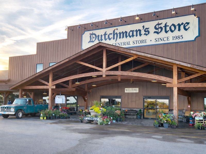 Dutchman's Store, Cantril