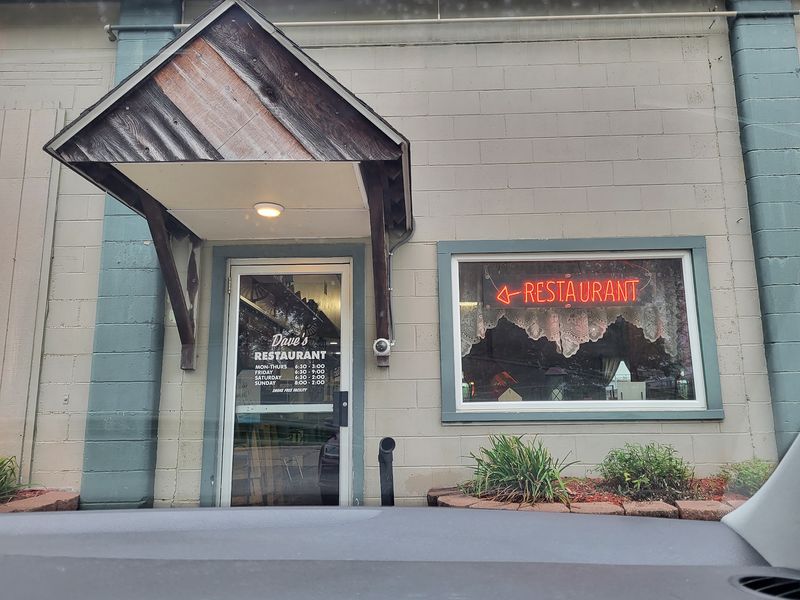 Dave's Restaurant, Charles City