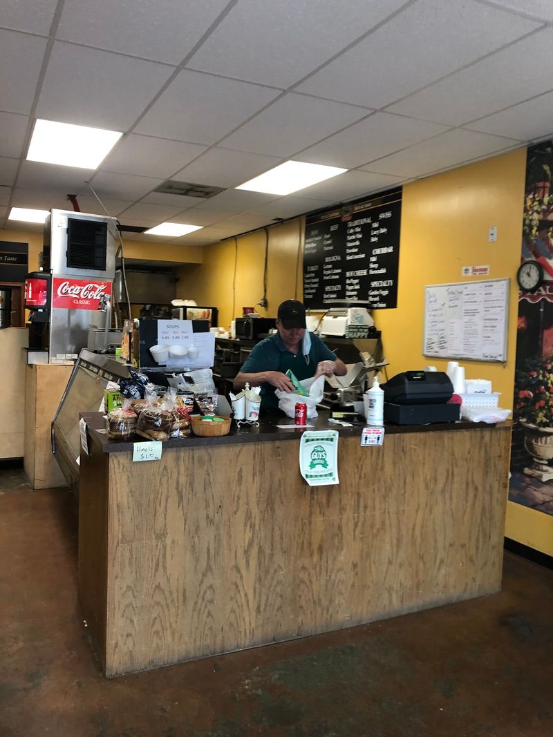 Auntie Em's Deli & Bakery