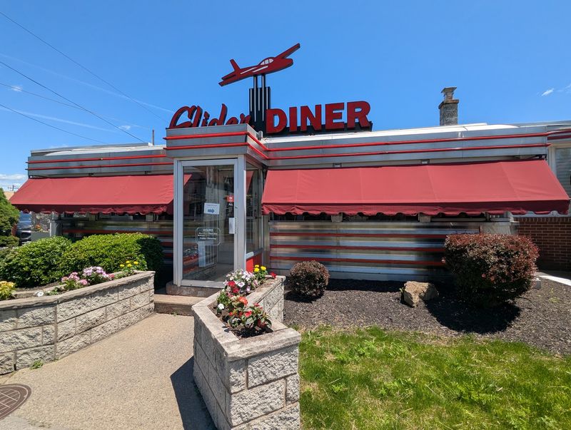 Glider Diner
