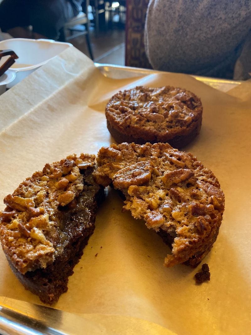 Little Extras At The Counter, From Peanuts To Pie